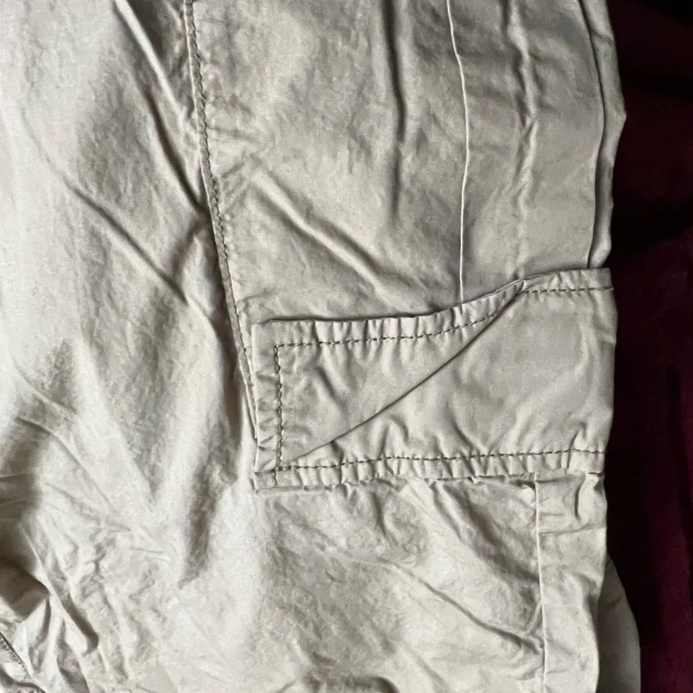 Old Navy Sz 18 Khaki Shorts 4 pair EUC